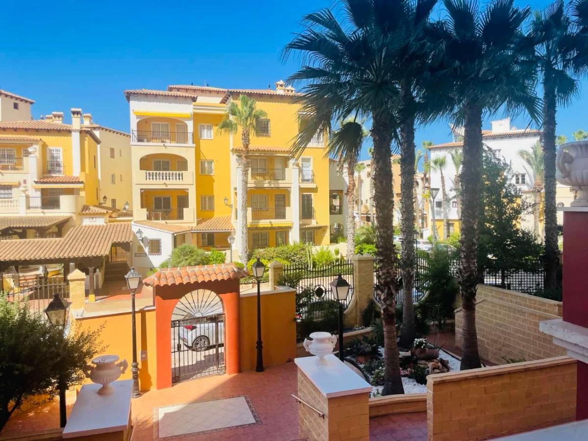 Beach Apartament In Torrevieja Esterno foto